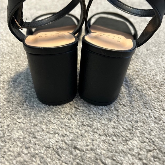 Heels - Picture 5 of 6